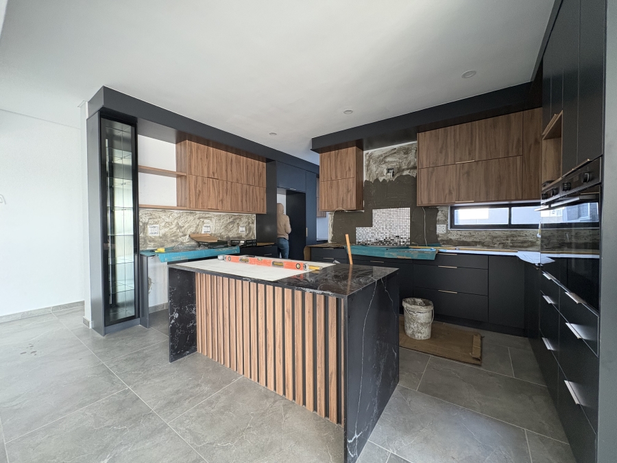 5 Bedroom Property for Sale in Sandown Western Cape